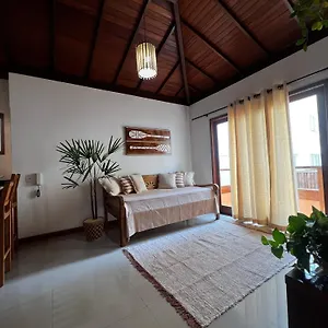 Apartamento Novo A 100m Da Rua Mucuge Com Ar, Wi-fi, Estacionamento, Porto Seguro